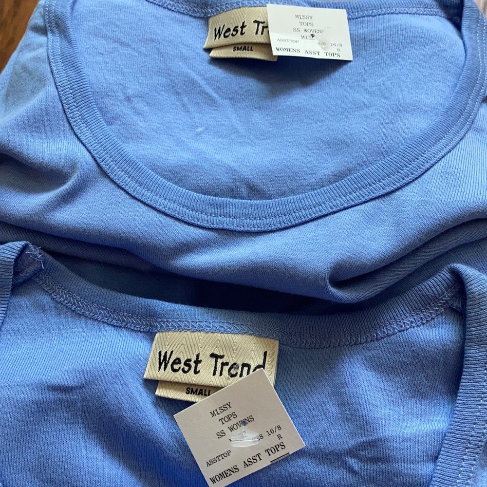 Ladies Tops - Picture 3 of 4